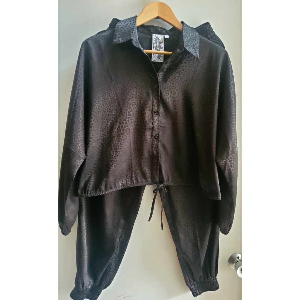 Sadie & Sage Pajamas 2pc PJ's Black Animal Tone on Tone Cargo Jogger Top w/ Ties